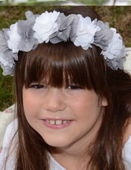 Tocado gris y blanco