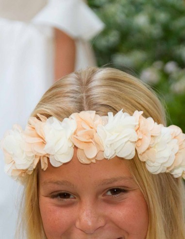 Tocado beige y blanco